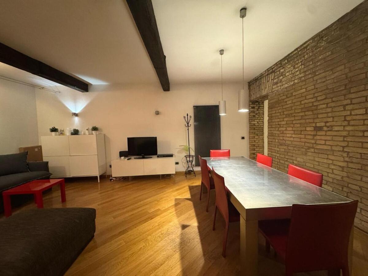 New! Renovated In Ancient Apartment