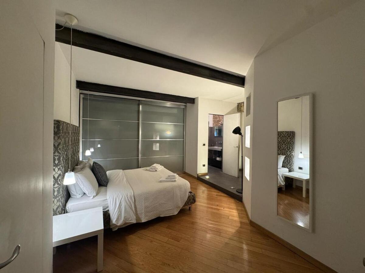 New! Renovated In Ancient Apartment Rome
